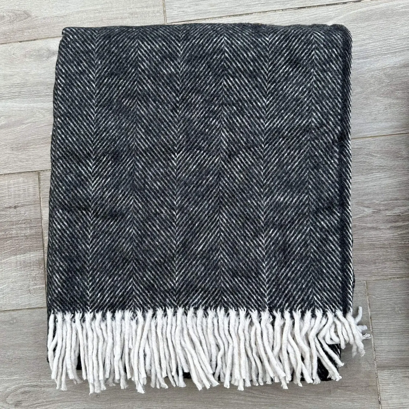 Herringbone Yün Tek Kişilik Balıksırtı Tv Battaniye, Koltuk Örtüsü, Siyah, 150x210 cm